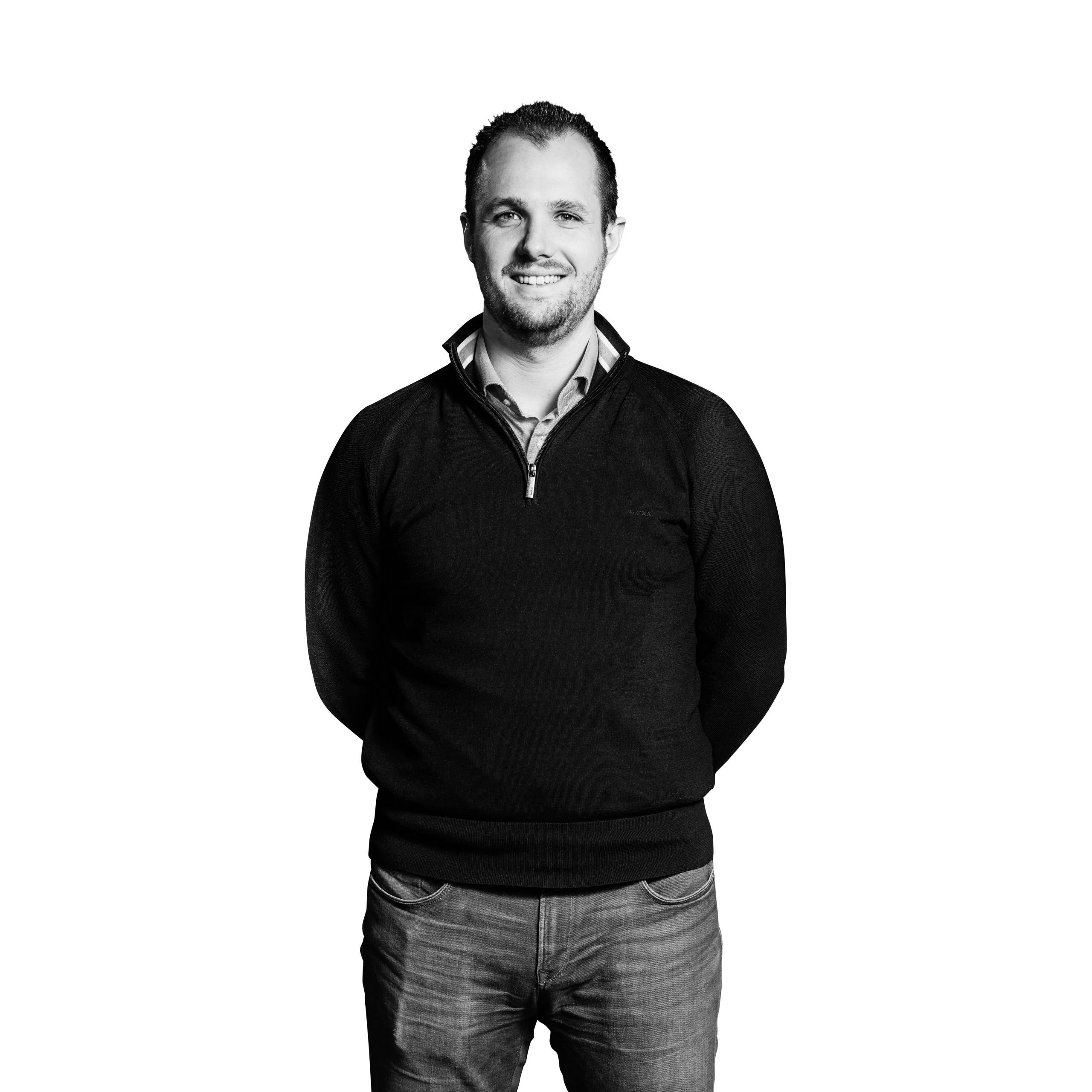 Portretfoto van badkamer ontwerper Jurre, in nette staande positie